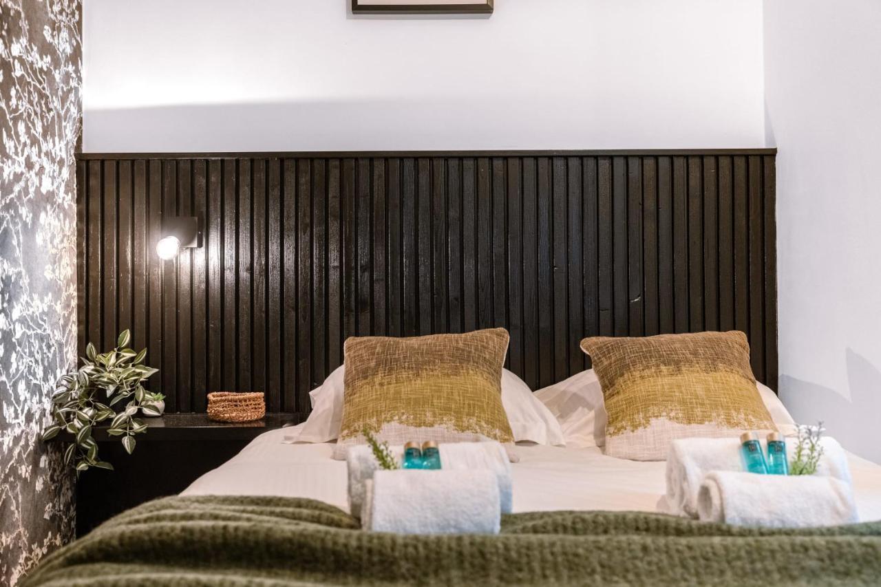 Authentic Apartment In The Heart Of Antuérpia Exterior foto