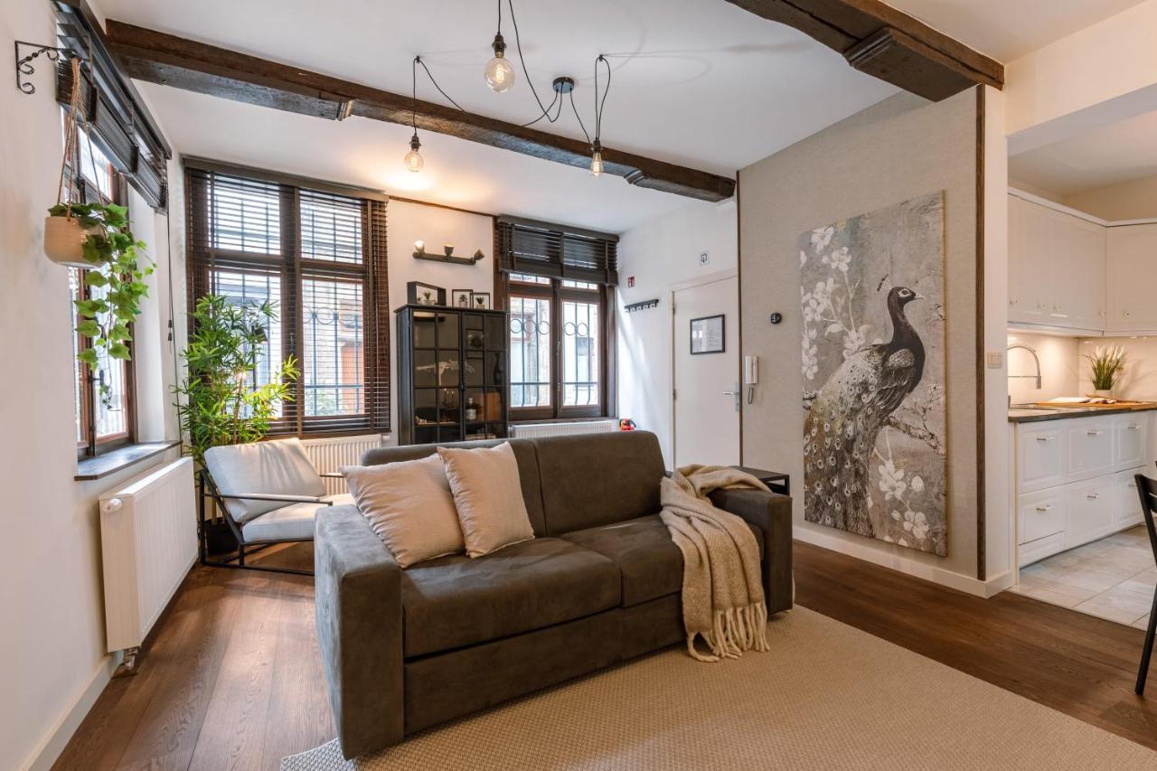 Authentic Apartment In The Heart Of Antuérpia Exterior foto