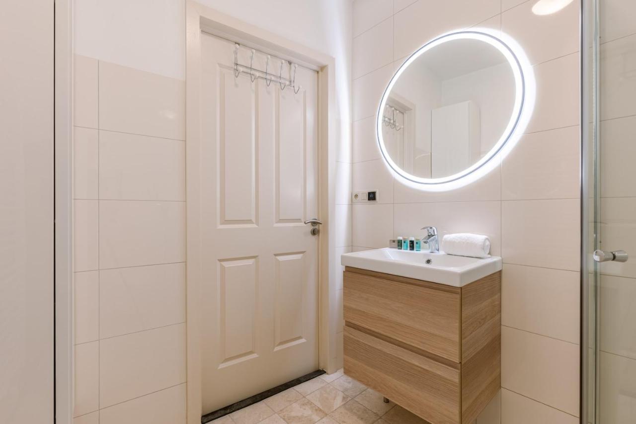 Authentic Apartment In The Heart Of Antuérpia Exterior foto