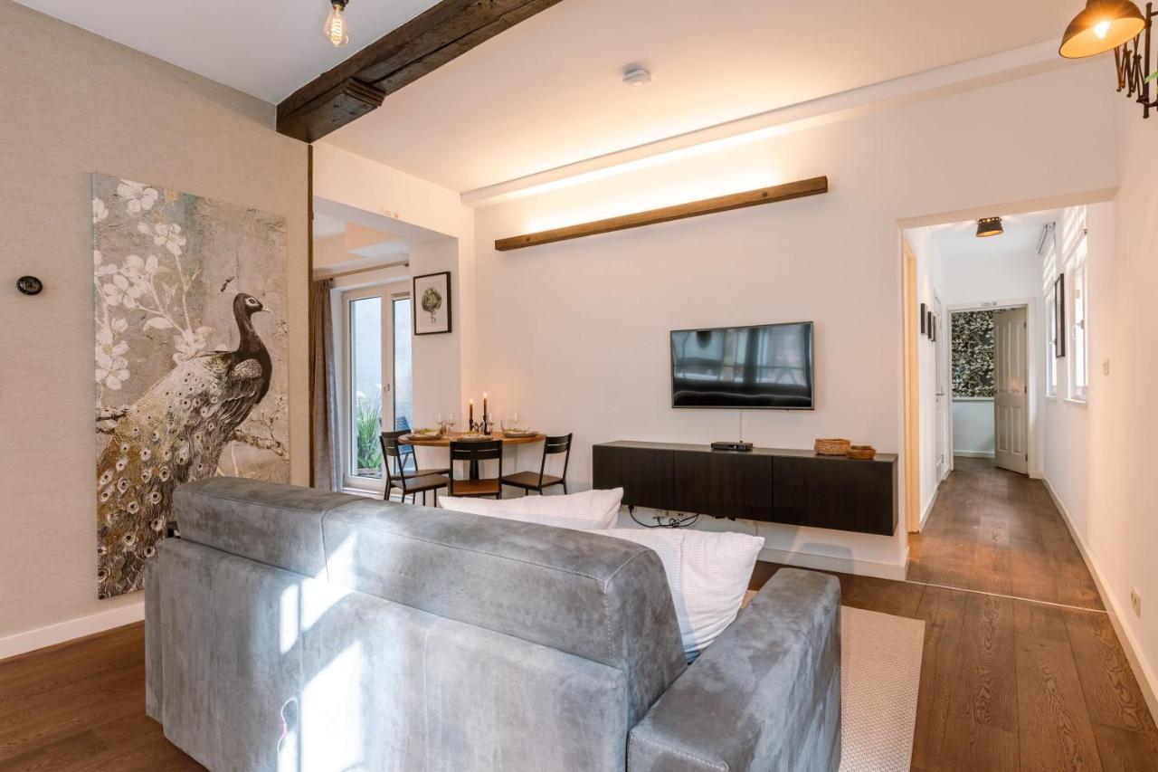 Authentic Apartment In The Heart Of Antuérpia Exterior foto