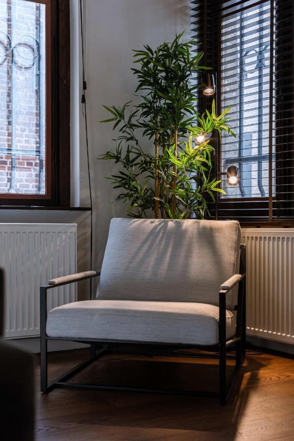 Authentic Apartment In The Heart Of Antuérpia Exterior foto