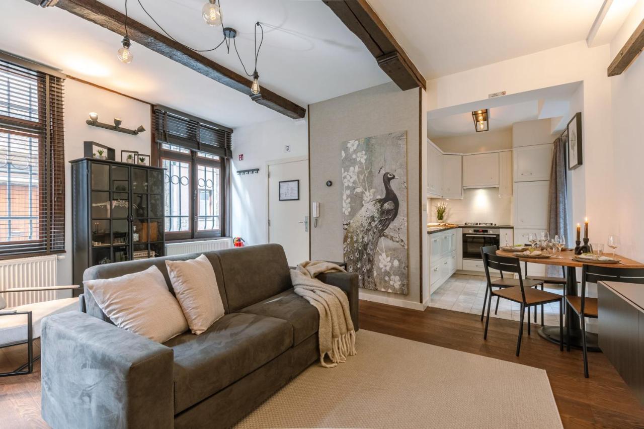 Authentic Apartment In The Heart Of Antuérpia Exterior foto